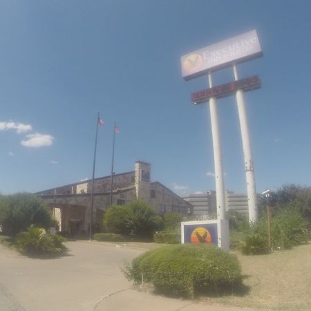 Executive Inn And Suites Waco Εξωτερικό φωτογραφία